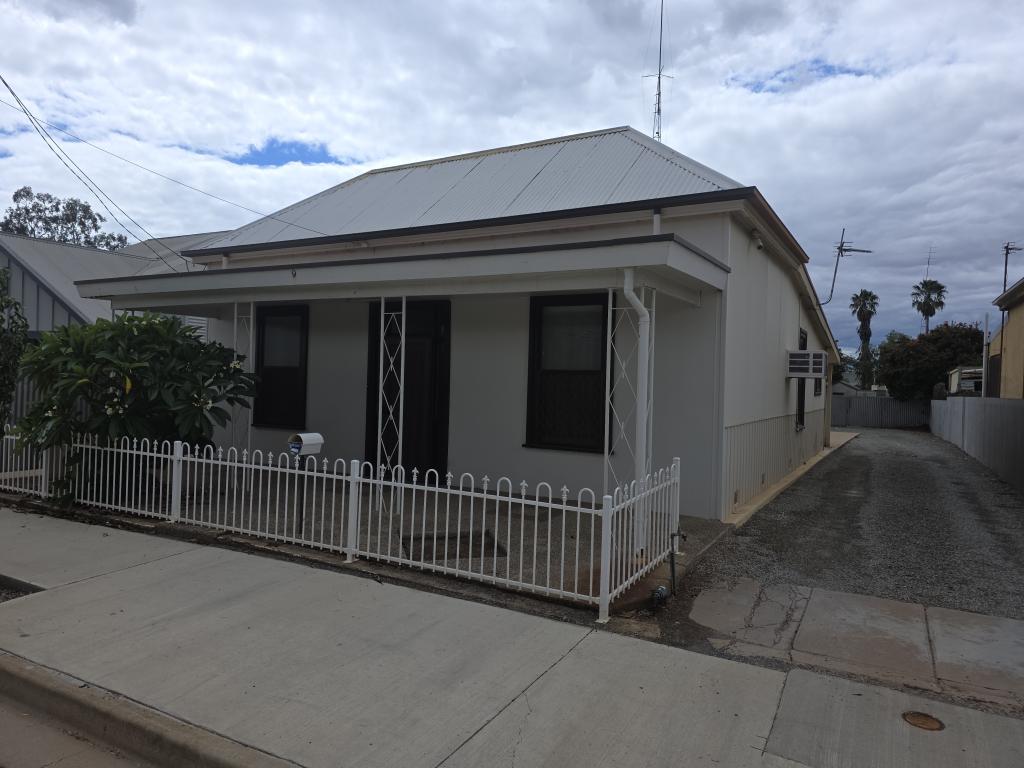9 Queen St, Solomontown, SA 5540