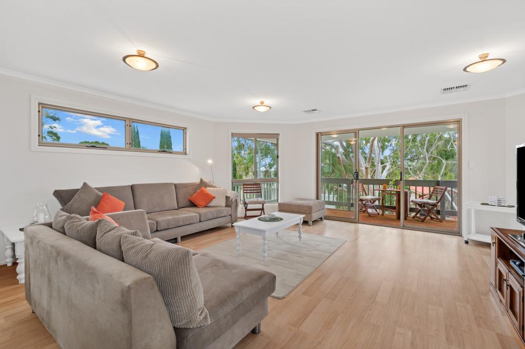 17a Pine Ave, Victor Harbor, SA 5211