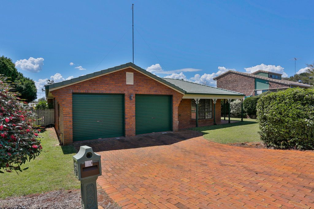 19 Jull Dr, Centenary Heights, QLD 4350