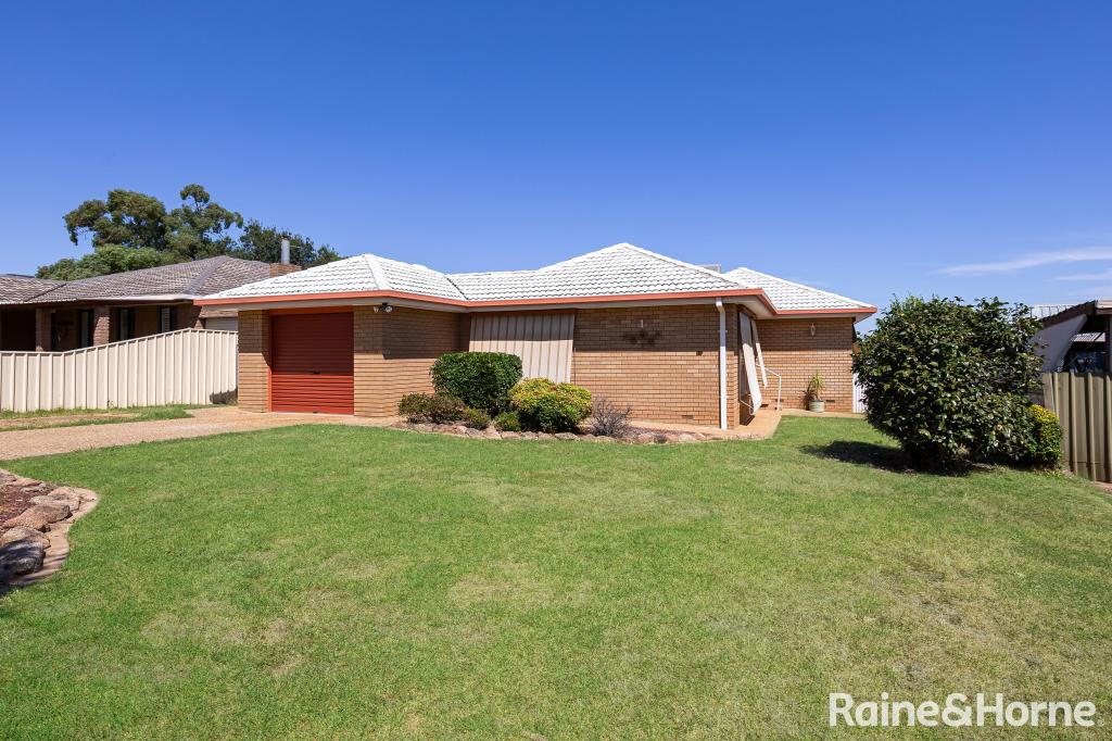 1 Simpson Ave, Forest Hill, NSW 2651