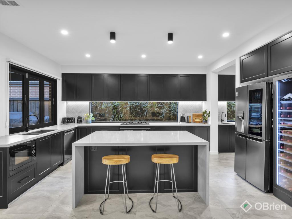 8 Goodwill Rd, Clyde North, VIC 3978