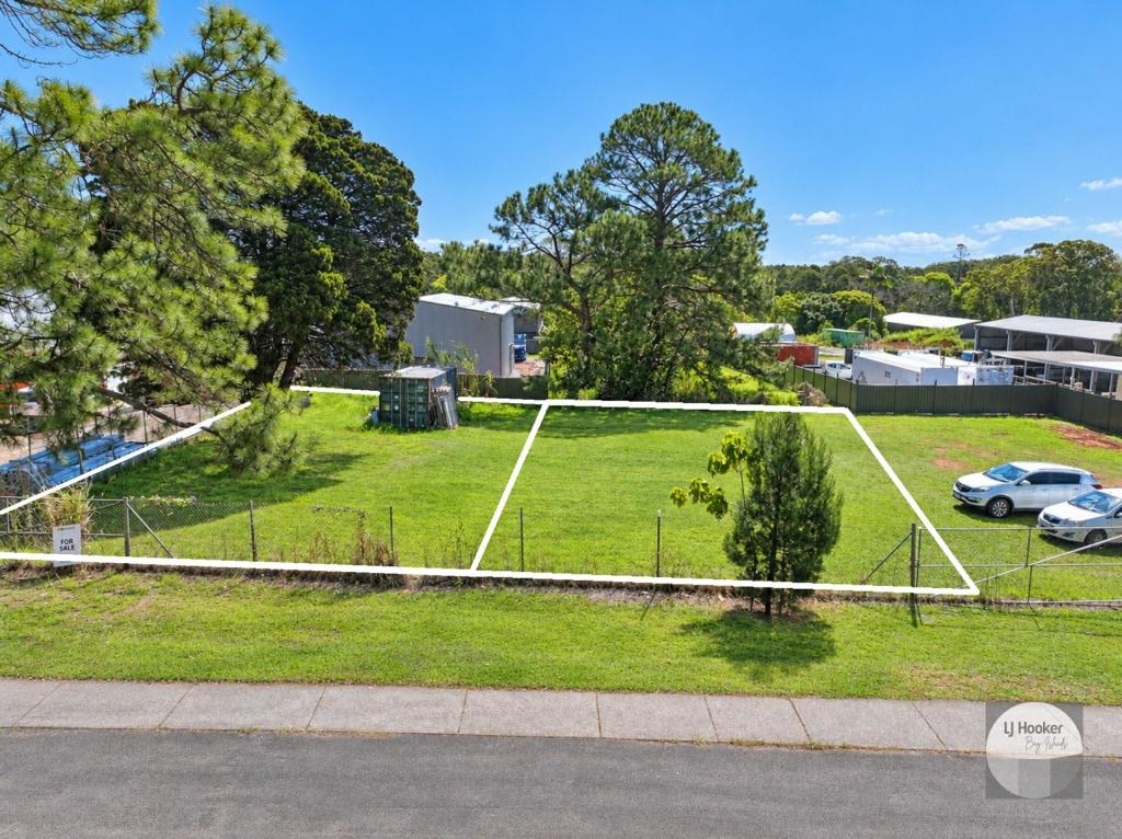 77-79 HIGH ST, RUSSELL ISLAND, QLD 4184