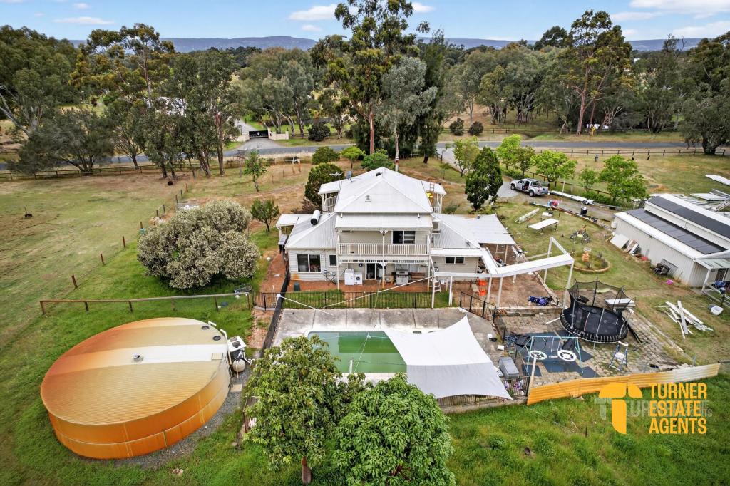 72 Country Dr, Oakford, WA 6121