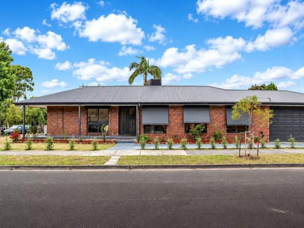 8 The Mews, Vermont, VIC 3133