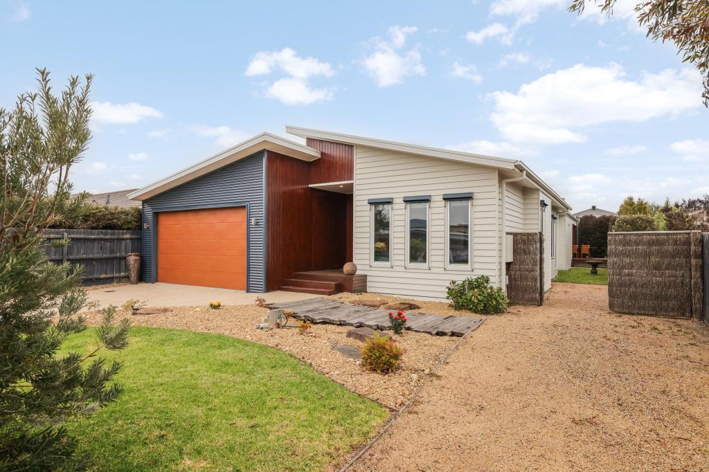 3 Shoalhaven Rd, Cowes, VIC 3922