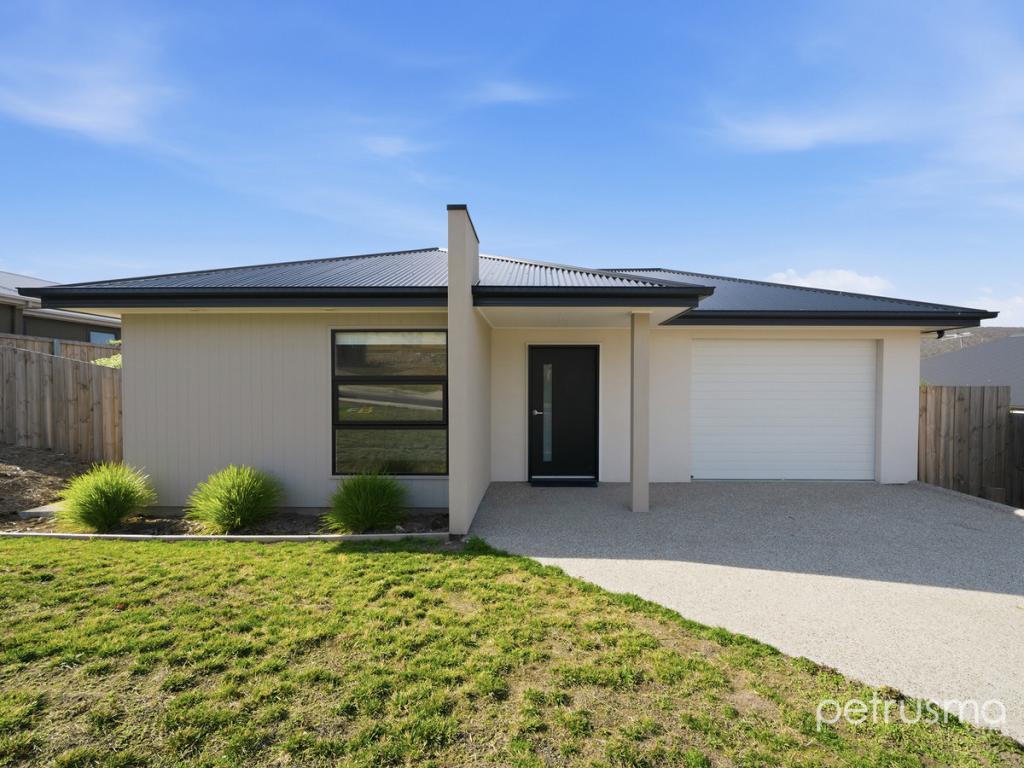 24 Hazlewood St, New Norfolk, TAS 7140