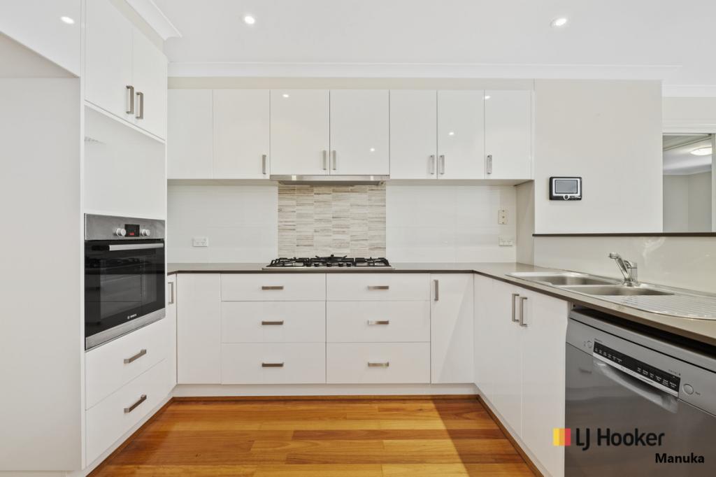 2 Laurence Cl, Jerrabomberra, NSW 2619