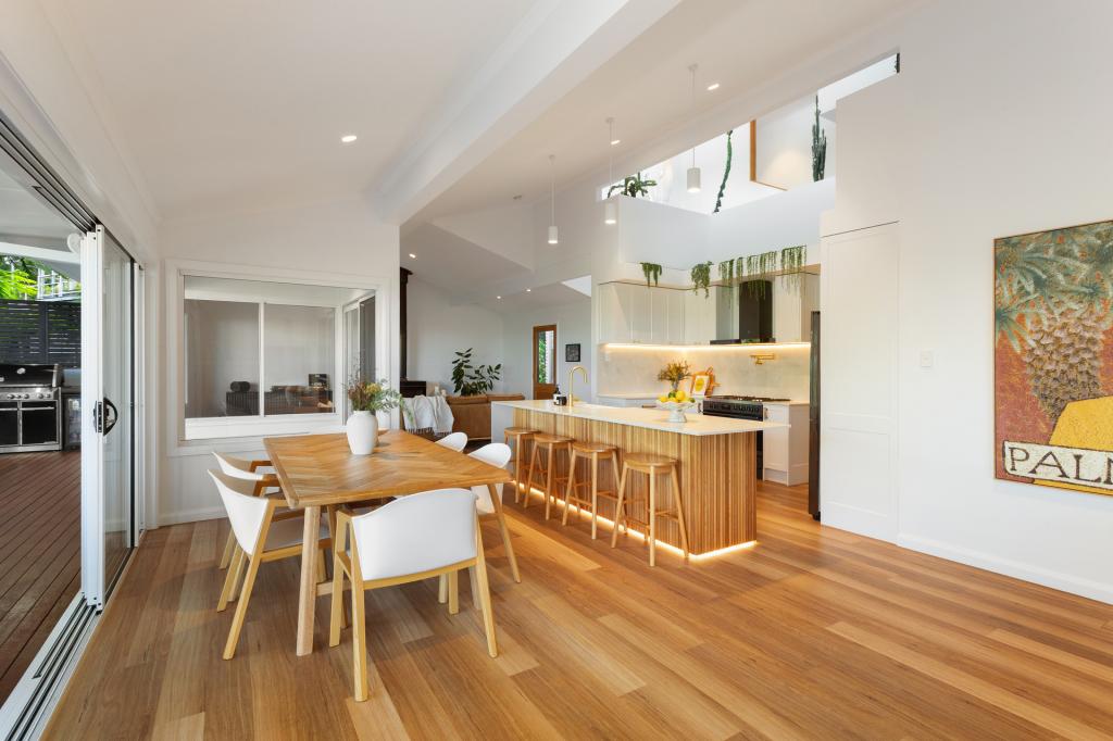 5 Coogee Ct, Elanora, QLD 4221