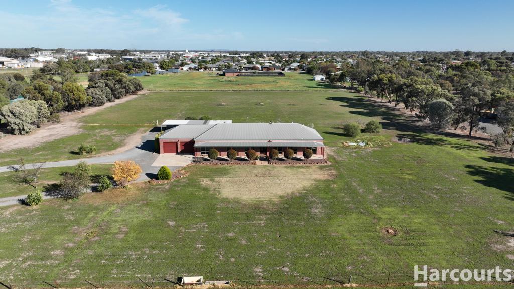 64 Walnut Ave, Horsham, VIC 3400