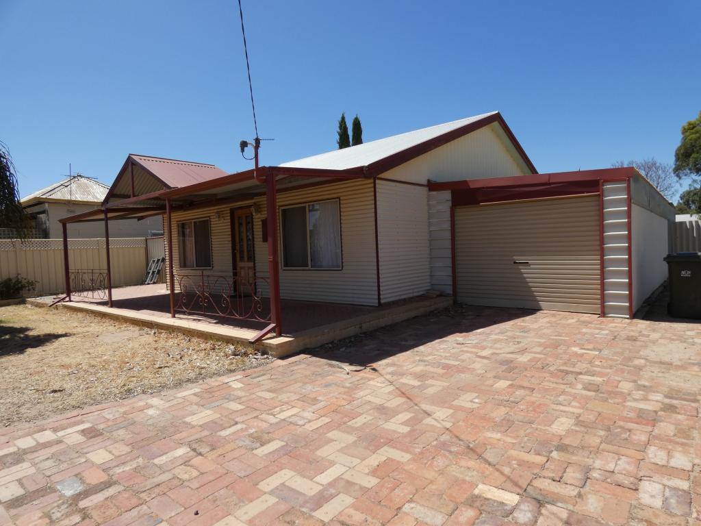 Contact agent for address, MERREDIN, WA 6415