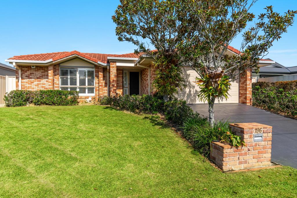 196 Yamba Rd, Yamba, NSW 2464