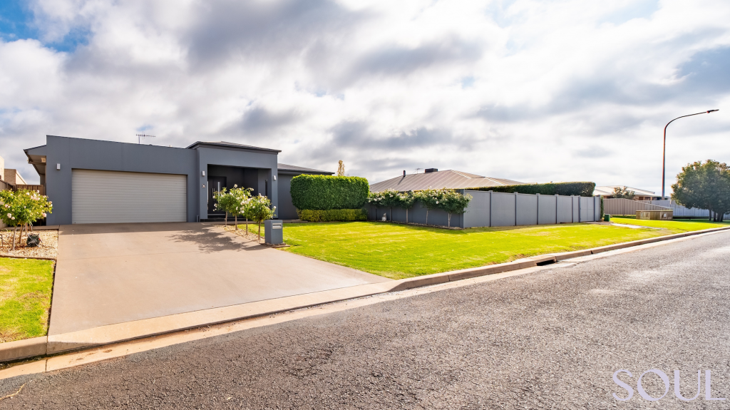31-33 Madden Dr, Griffith, NSW 2680