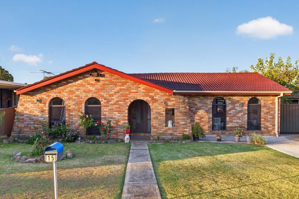 15 Tobermory Ave, St Andrews, NSW 2566