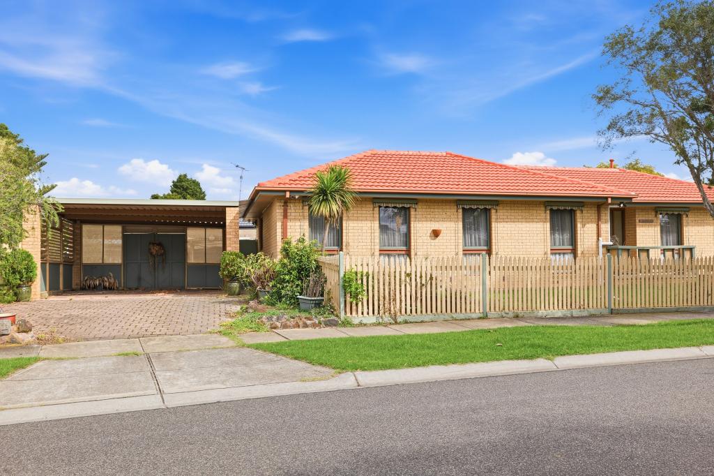 32 Shoalhaven St, Werribee, VIC 3030