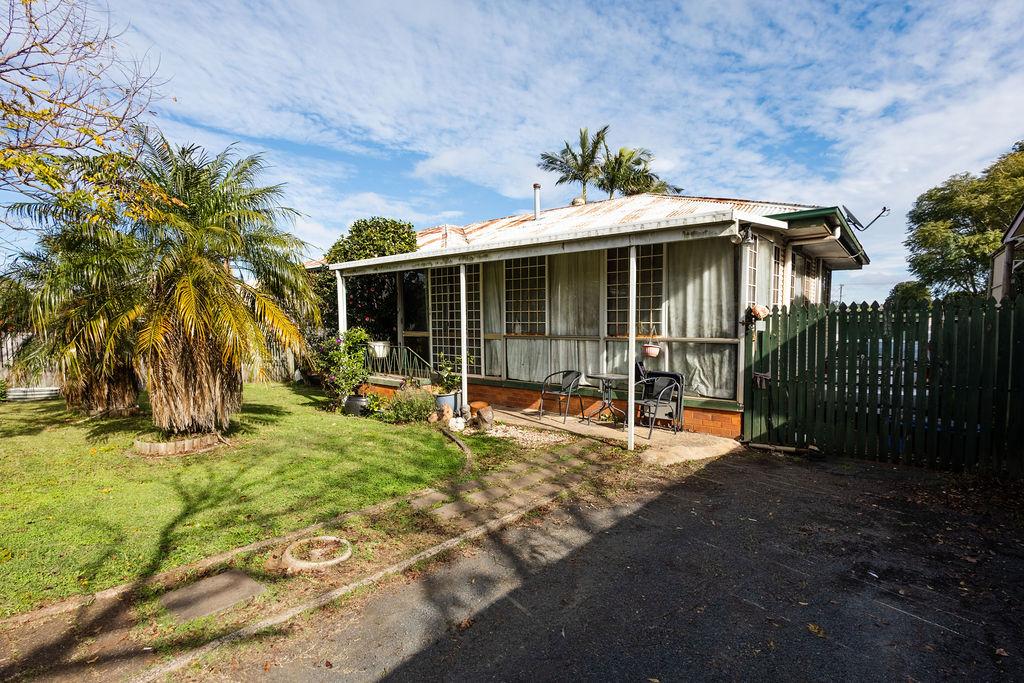 373 Hume St, Kearneys Spring, QLD 4350