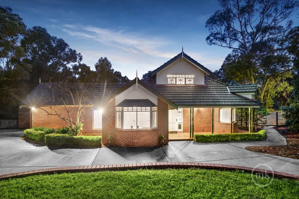 2 WATTLE GR, ELTHAM, VIC 3095