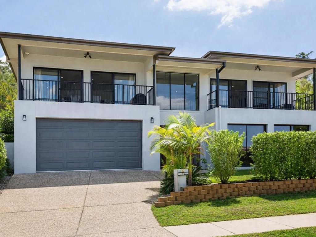 22 Angourie Cres, Pacific Pines, QLD 4211