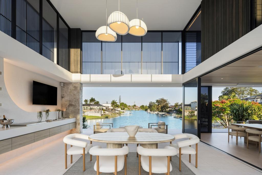 744 Nerang Broadbeach Rd, Carrara, QLD 4211