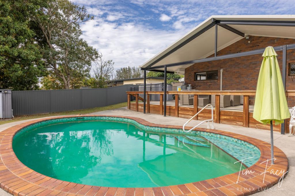 12 Hamilton Rd, Woodford, QLD 4514