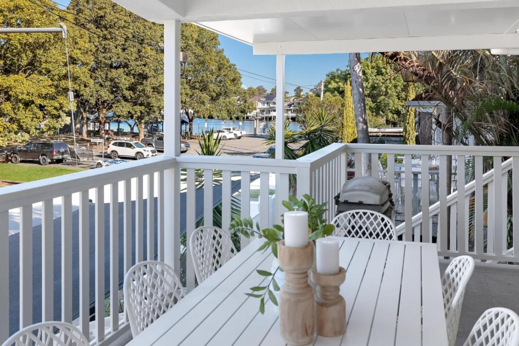 9 Tallawood Rd, Coomera, QLD 4209