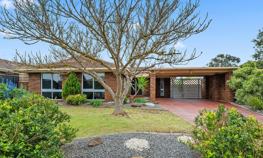 3 FERNEAUX PL, MELTON WEST, VIC 3337