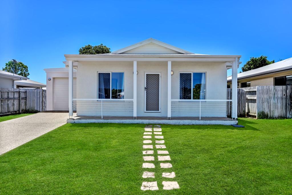 120 Daintree Dr, Bushland Beach, QLD 4818