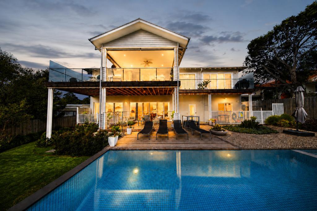 24 CLARENDON ST, DROMANA, VIC 3936
