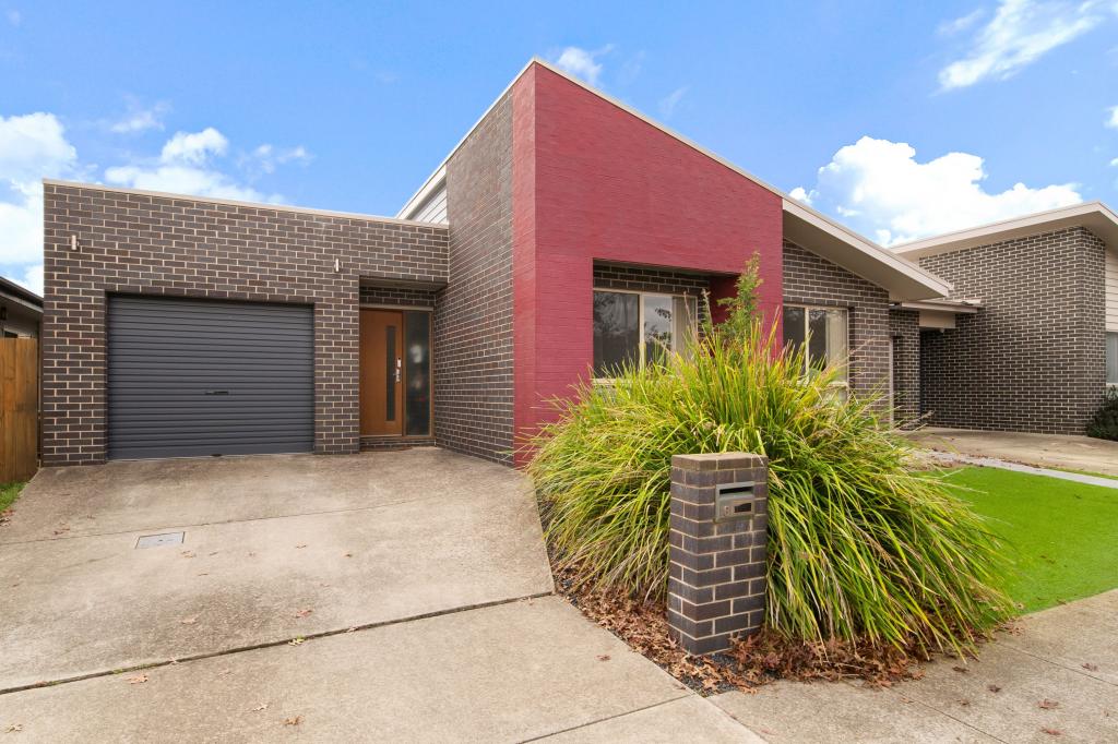 6 Marie Pitt St, Franklin, ACT 2913