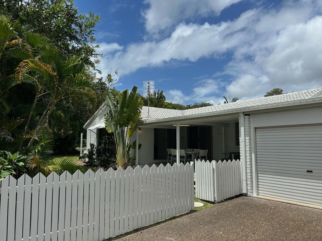 28 Rumbalara Ave, Rainbow Beach, QLD 4581