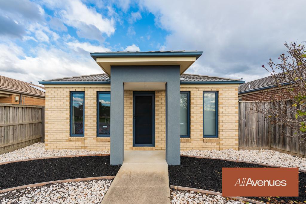 6 Maybush Lane, Cranbourne, VIC 3977