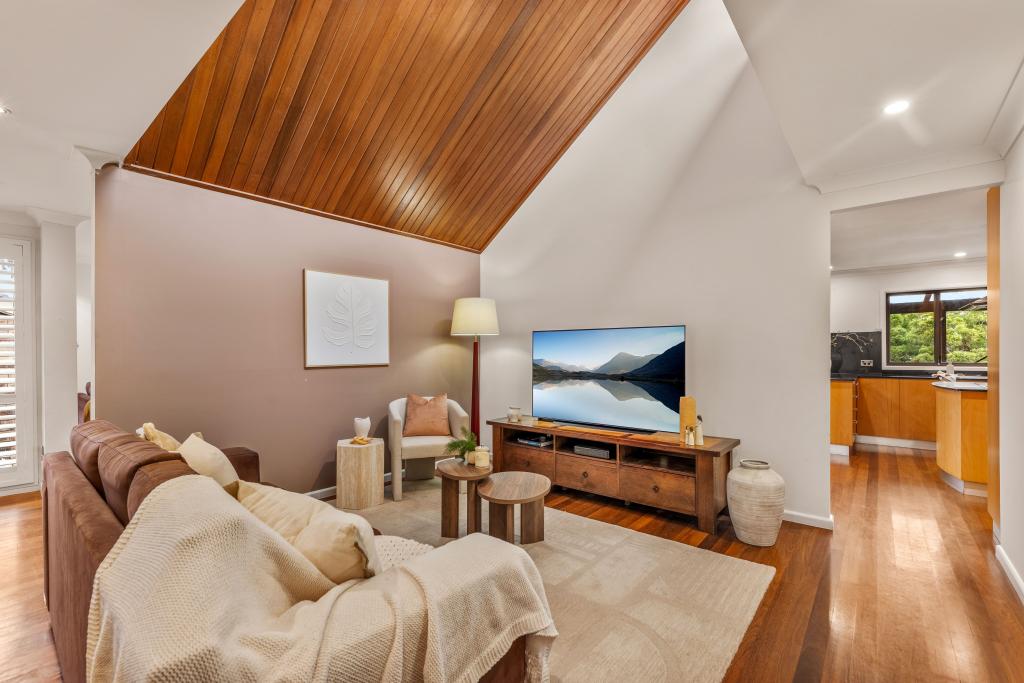 11 Wales Cl, Illawong, NSW 2234