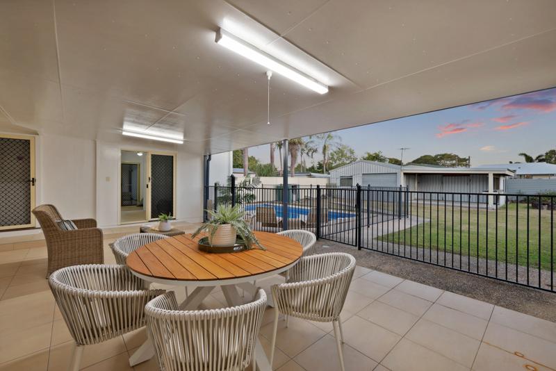 1 EMU ST, SLADE POINT, QLD 4740