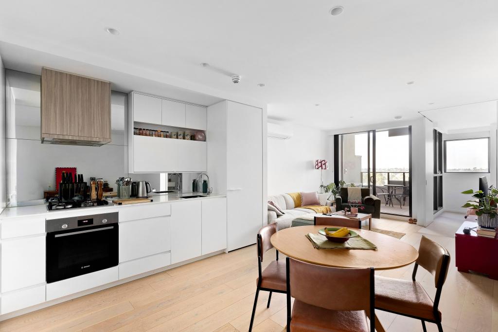 615/11 URQUHART ST, COBURG, VIC 3058