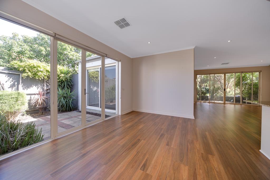 18 The Crescent, Port Melbourne, VIC 3207