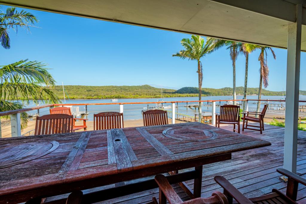 55 Wahine Dr, Russell Island, QLD 4184