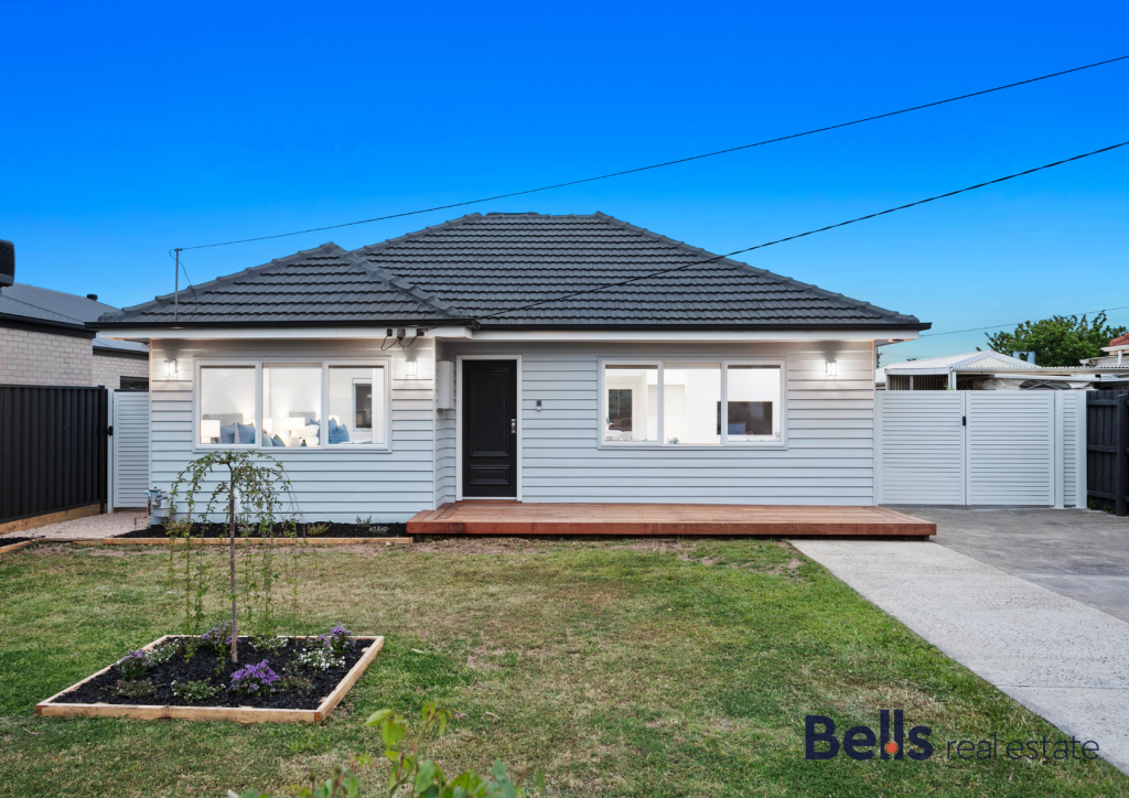 32 RAYMOND ST, SUNSHINE WEST, VIC 3020