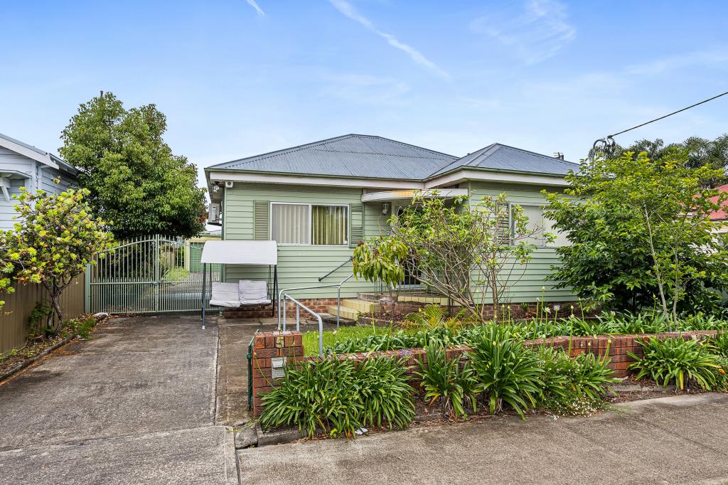 5 Grace St, Unanderra, NSW 2526