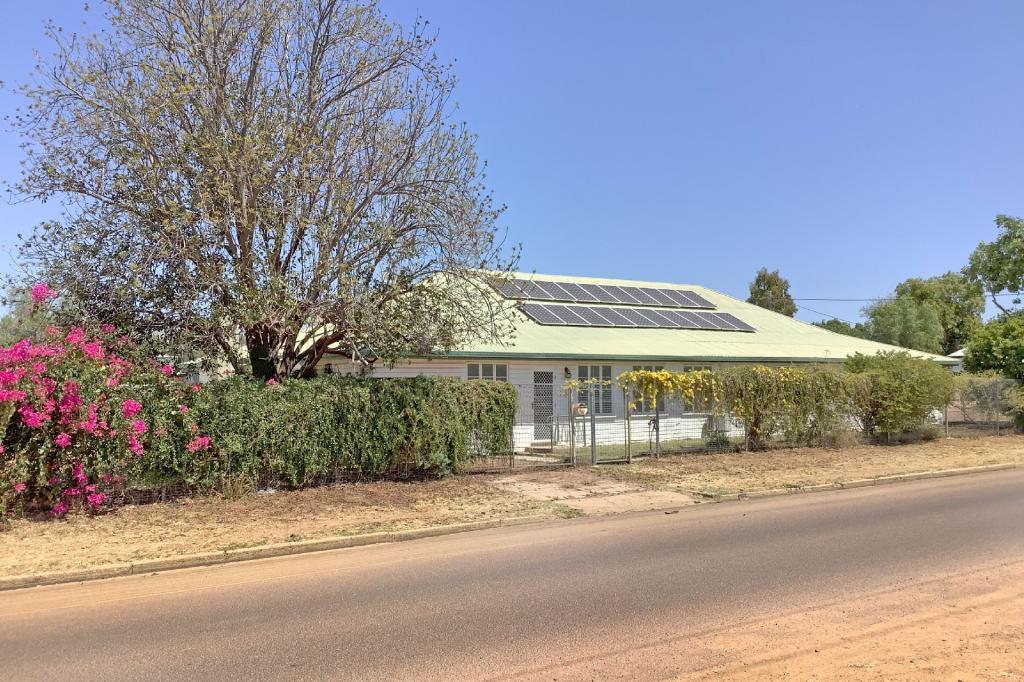 102 Crane St, Longreach, QLD 4730