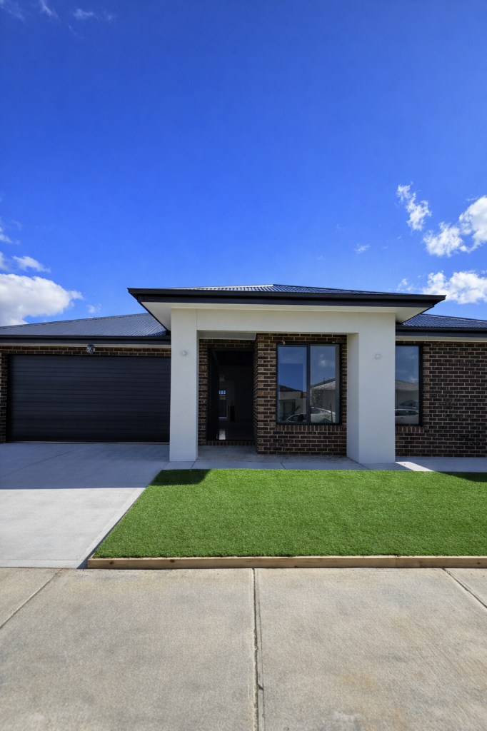 63 CARRERA CRES, CLYDE, VIC 3978