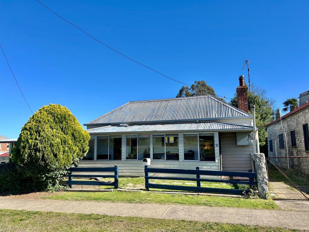 21 Maitland St, Uralla, NSW 2358
