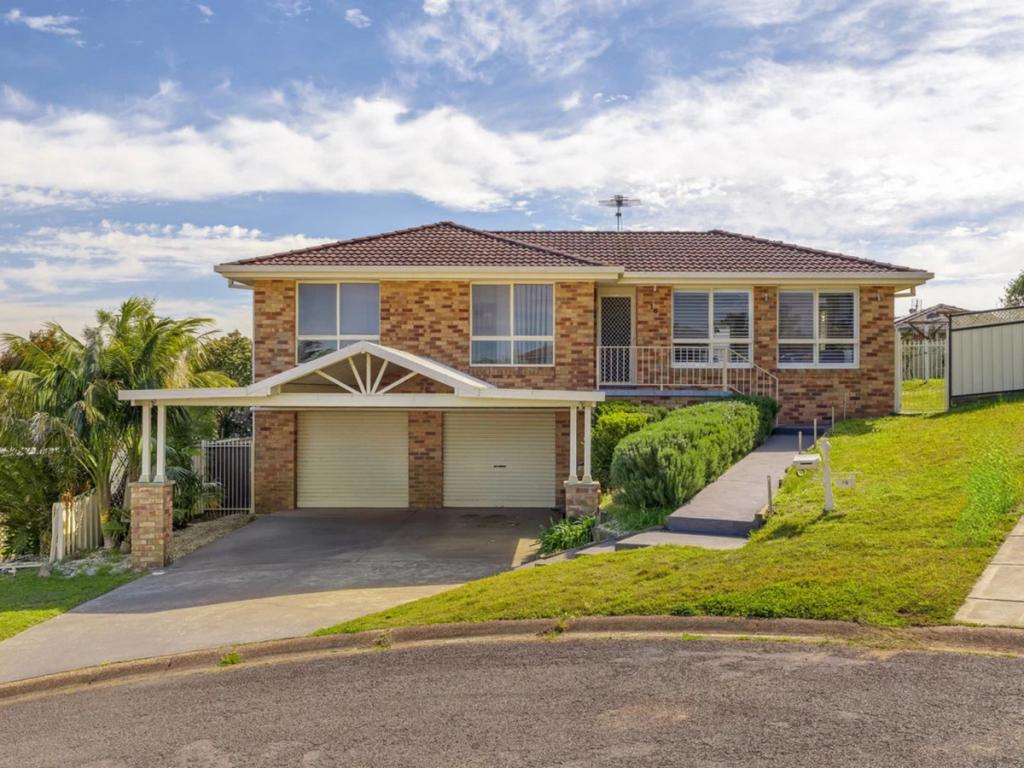 16 Robert Cl, Rutherford, NSW 2320