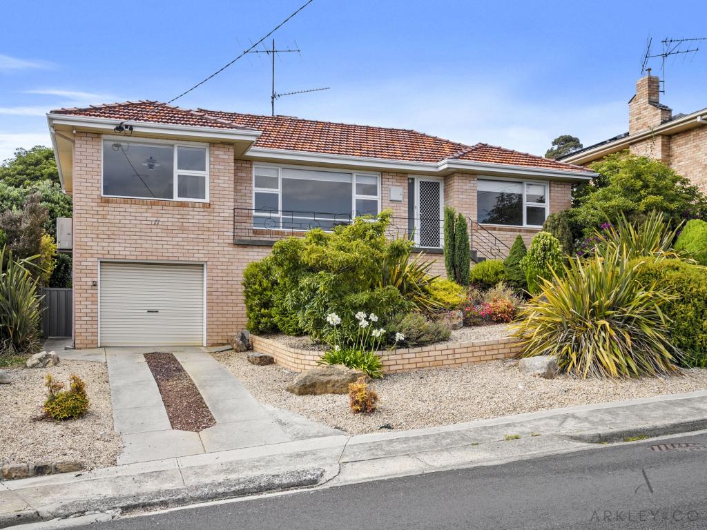 11 Coolangatta St, Lindisfarne, TAS 7015