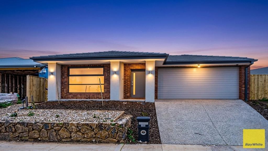 195 Maracana Ave, Manor Lakes, VIC 3024