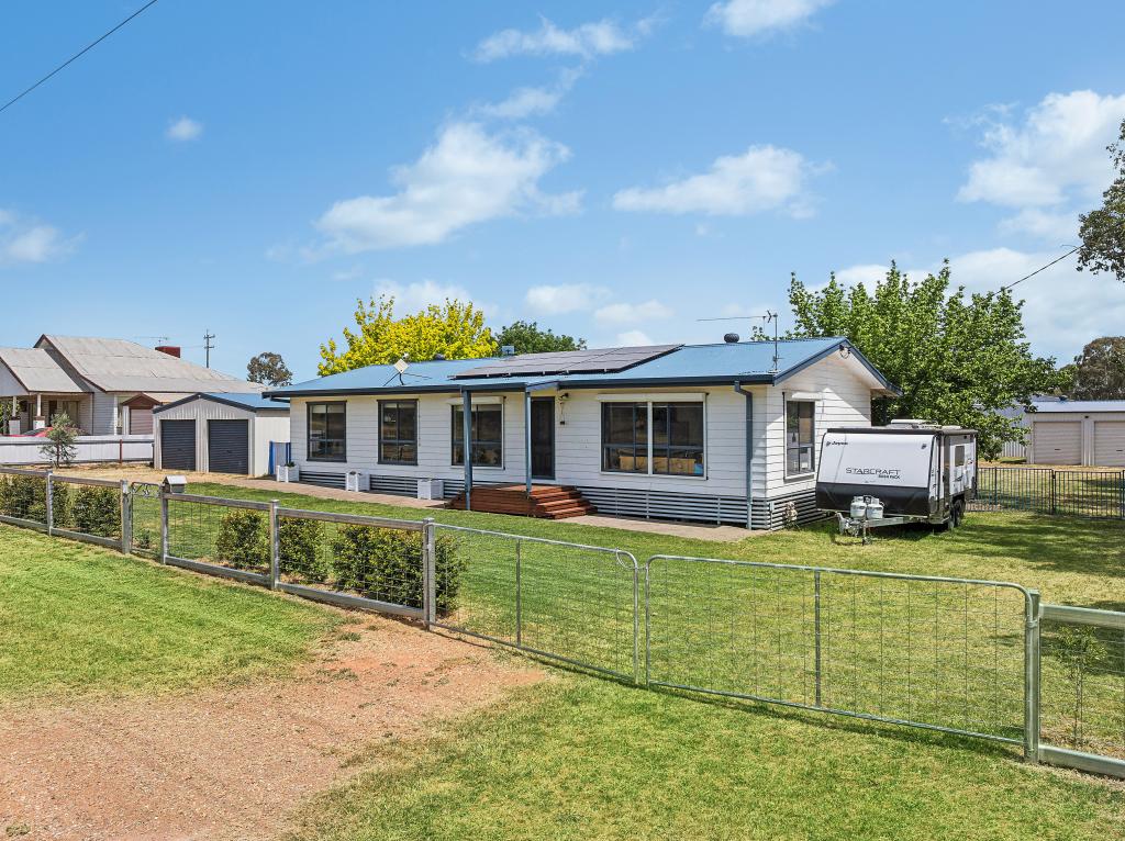 56 Iverach St S, Coolamon, NSW 2701