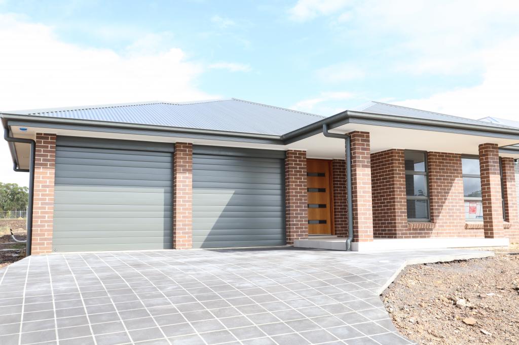 12 Hastings Pde, Sussex Inlet, NSW 2540