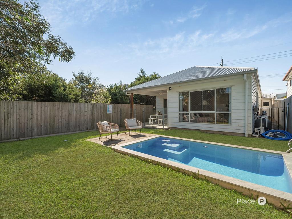 135 Scarborough Rd, Redcliffe, QLD 4020