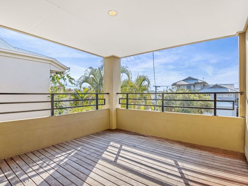 2/18 Eleventh Ave, Palm Beach, QLD 4221