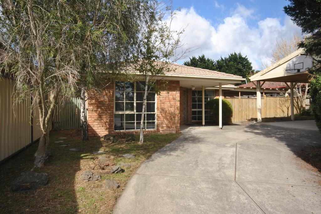 2 Meadow Pl, Narre Warren South, VIC 3805