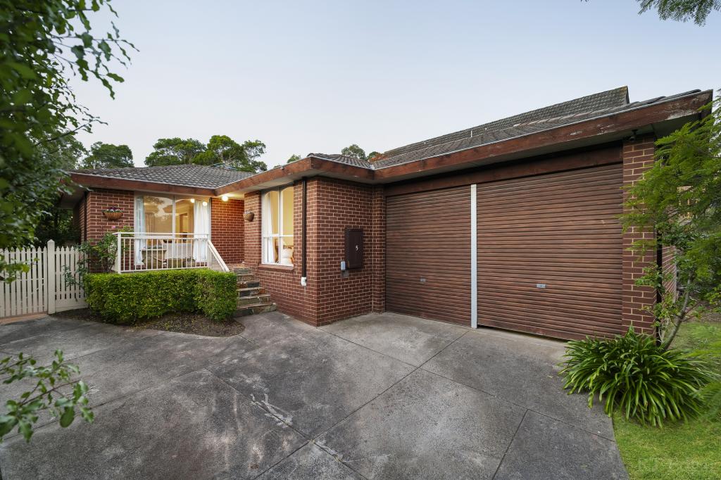 5 GWYN RISE, VERMONT SOUTH, VIC 3133