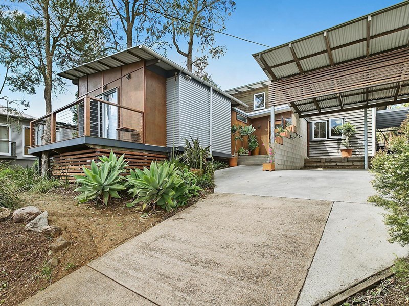 22 Carrington Rd, Indooroopilly, QLD 4068